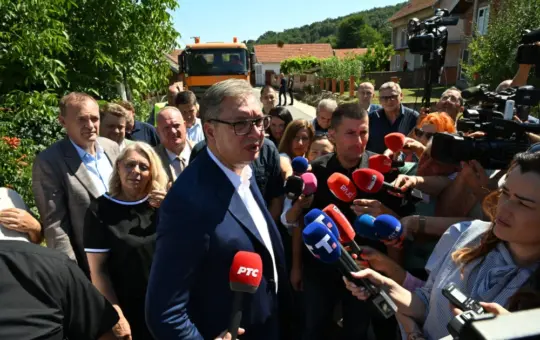 Вучић: Морамо више да улажемо у сиромашније крајеве Србије, плате у Лесковцу и даље ниске
