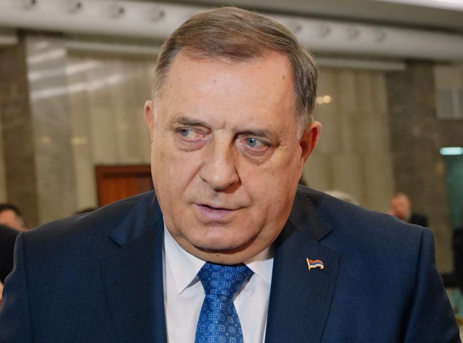 Додик: БиХ не може да функционише с бонским овлашћењима
