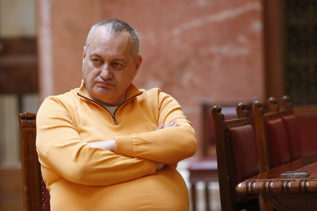ИНВЕСТИЦИОНИ ПЛАН СРЂАНА МИЛИВОЈЕВИЋА: Како Вучићевим парама финансира „студентску револуцију” против државе