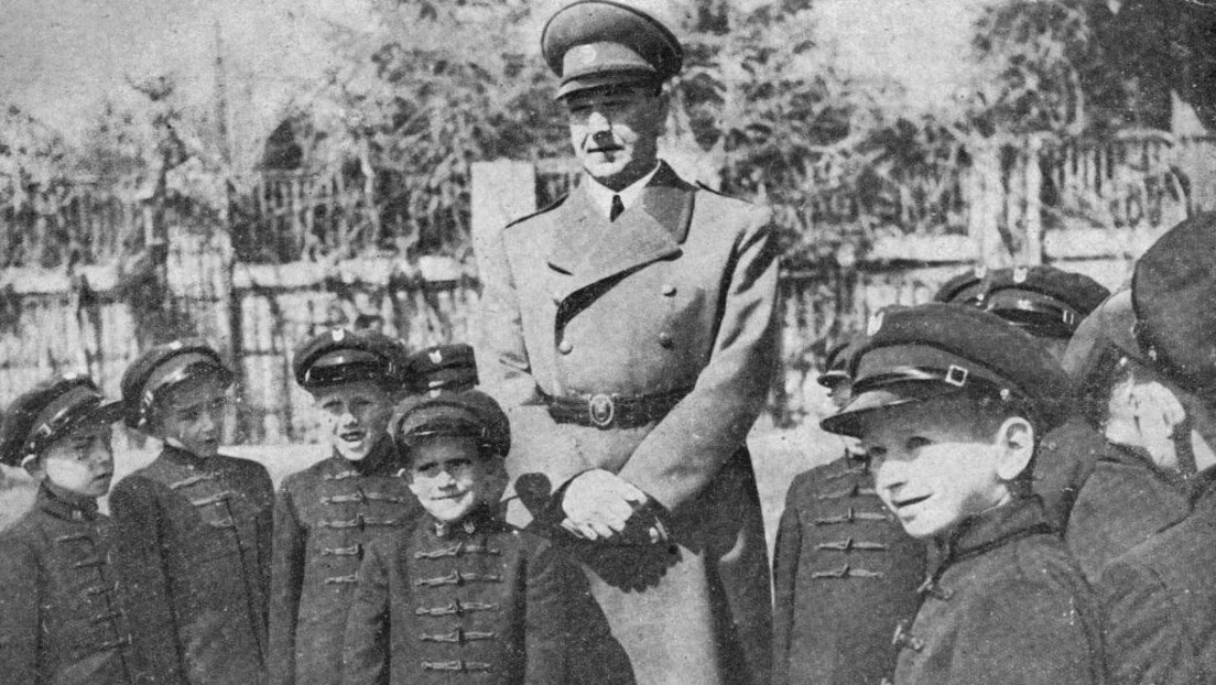 РЕПУБЛИКА СРПСКА ПОВУКЛА ЦРТУ: За величање усташтва и симбола тзв. Армије РБиХ до три године затвора