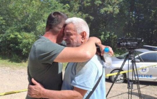 „ДУГИМ ЦЕВИМА ОБИЛИ ВРАТА“ Сузе у очима Срба, власника објеката на језеру Газиводе: Срушили нам све у шта смо улагали више од 30 година