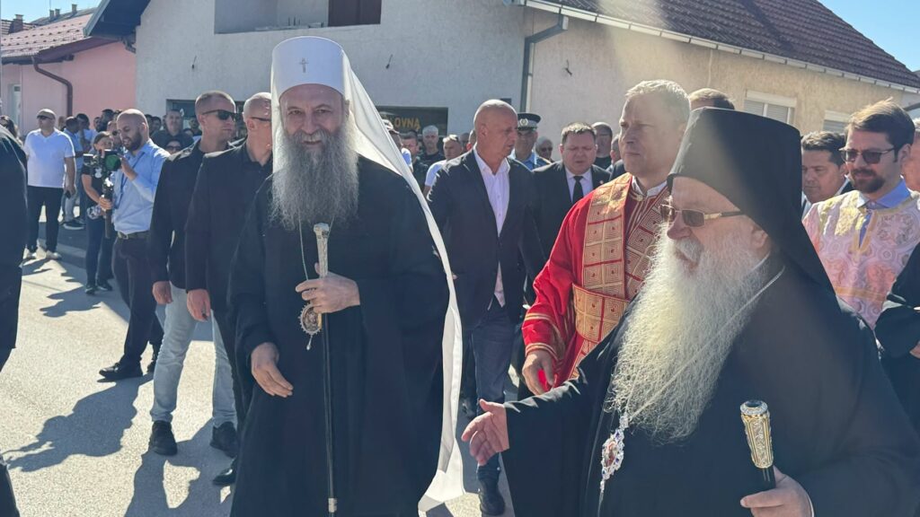 Патријарх Порфирије у Братунцу: Не смемо заборавити невине жртве, али ни изгубити веру, љубав и истину