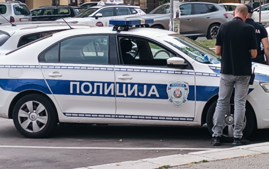 САСЛУШАН ОСУМЊИЧЕНИ ЗА ПОКУШАЈ УБИСТВА КОД ВУКОВОГ СПОМЕНИКА: Бранио се ћутањем, тужилаштво тражи притвор