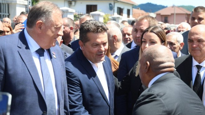 Стевандић пита званичнике ЕУ зашто не одају почаст српским жртвама