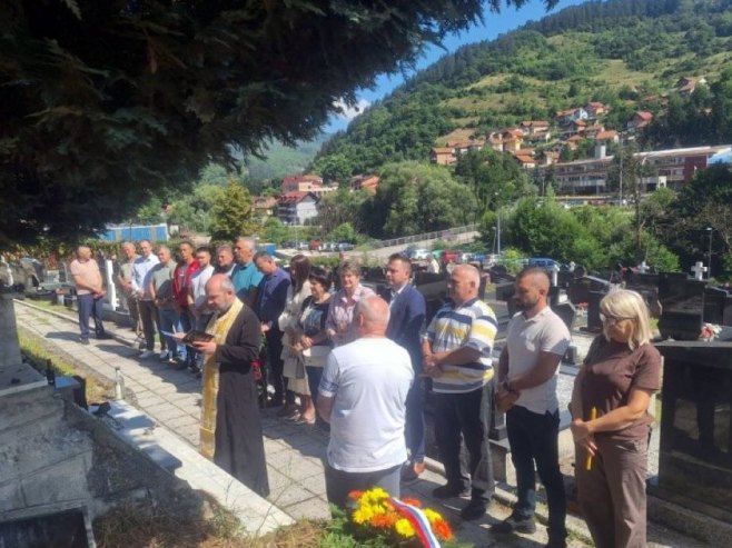 Парастос у фочанској Јабуци