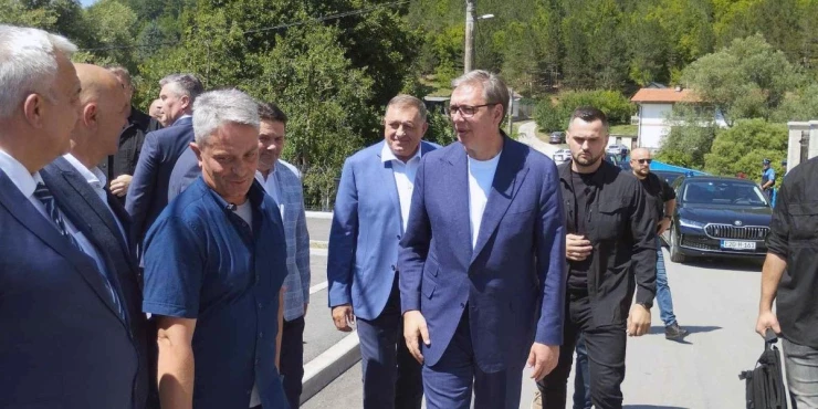 Вучић и Додик у манастиру Рмањ: Духовно јединство Срба нико не може да уништи