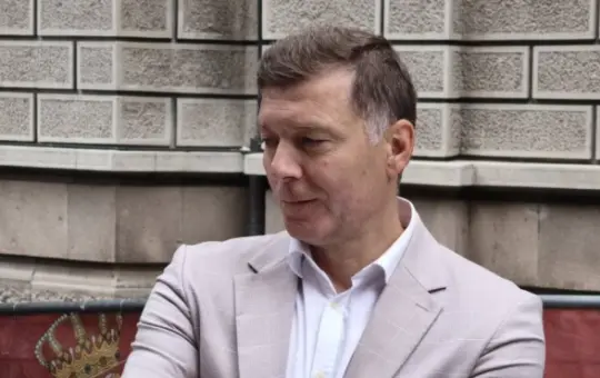 РАЗОТКРИВЕН ЈОШ ЈЕДАН „НЕЗАВИСНИ“ КАНДИДАТ: На блокадерској листи кадар Небојше Зеленовића