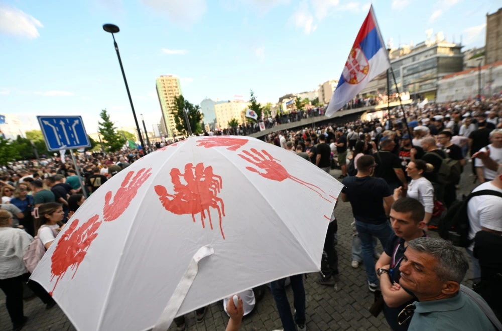 Блокадери снимају лажне нападе за друштвене мреже? Не престају да шокирају