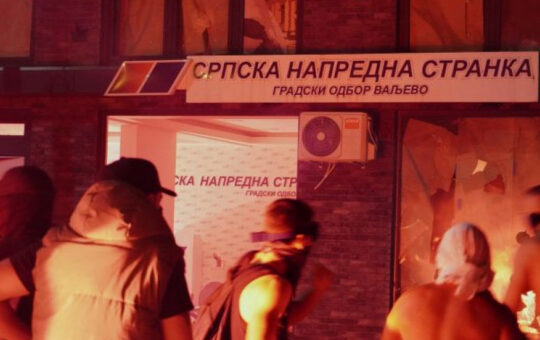 Годину дана након нереда, ВЈТ упозорава пред нови протест у Ваљеву