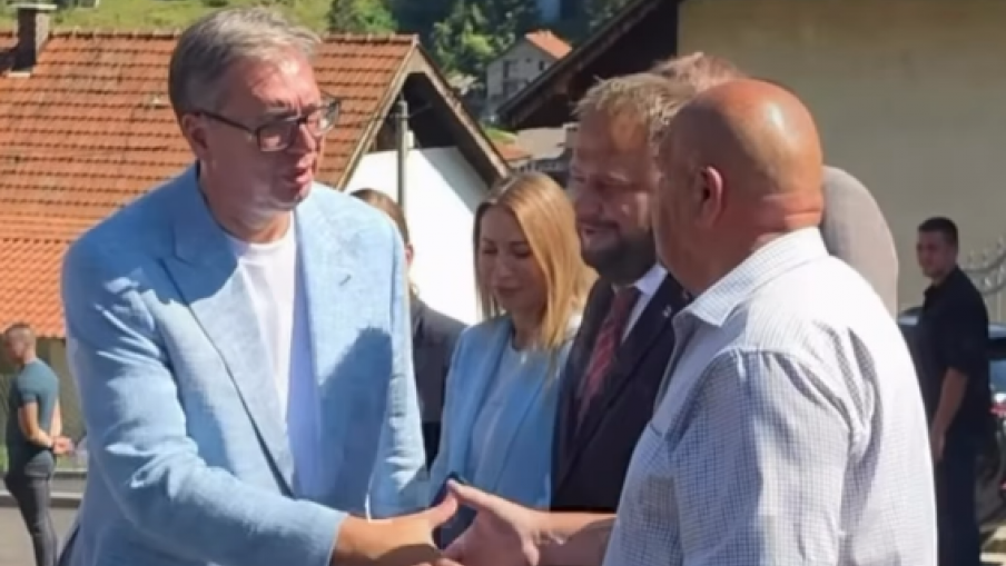 Вучић: Жеља да живимо боље и оставимо снажнију земљу мора да нас окупља