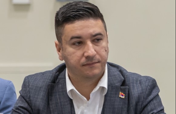 Дајковић показао записник Управе царина, тврди да га је претресала и задржала полиција, добио подршку и од Вучевића