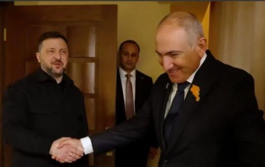 Два политика