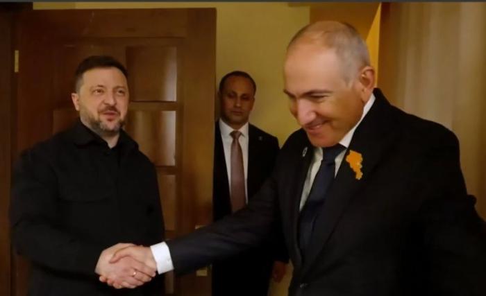 Два политика