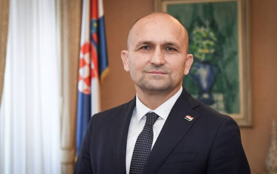 Хрватски министар зажалио што није учествовао у Олуји, па честитао Подгорици што долазе да славе