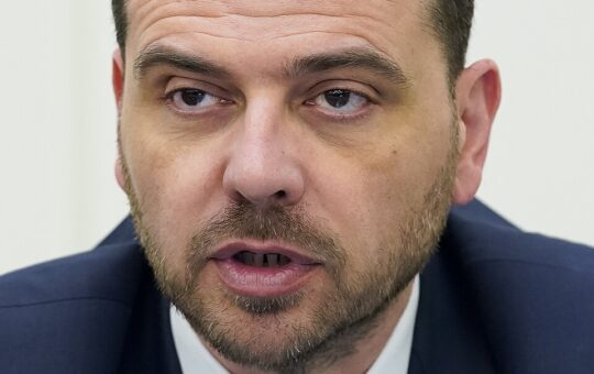Саша Магазиновић
