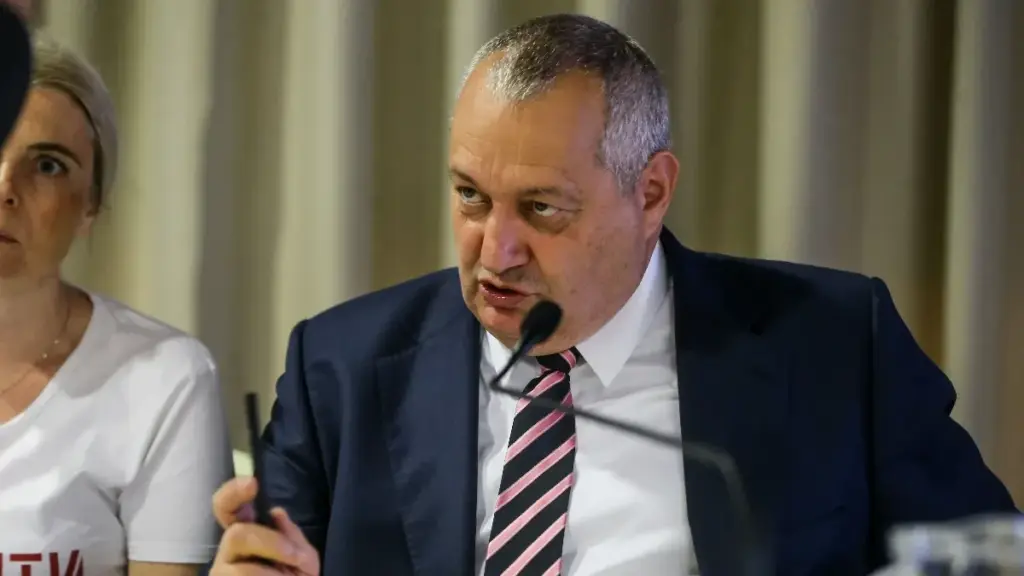 Брнабић одбрусила Милвојевићу: „Баш овај примерак је обећао да ће први концерт после победе над Вучићем одржати Северина“