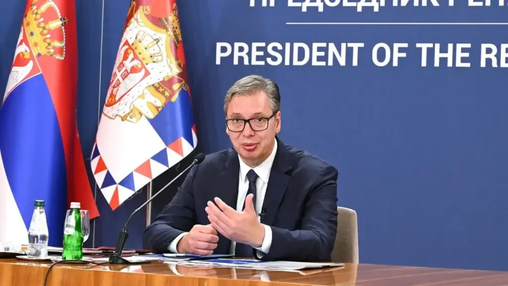 Вучић: Биће значајно повећање пензија, плата и минималца