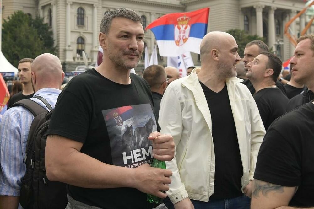 Влада Мандић