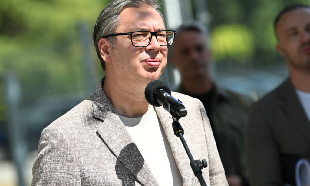 ВУЧИЋ: ПРЕУЗЕТО ЈЕ ТЕЛО ГЕНЕРАЛА РАТКА МЛАДИЋА, У ПОПОДНЕВНИМ САТИМА СТИЖЕ У СРБИЈУ