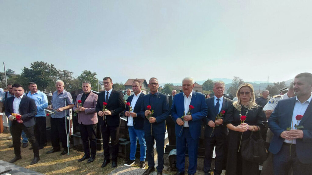 РЕПУБЛИКА СРПСКА ПАМТИ ЖРТВЕ НАТО АГРЕСИЈЕ: Каран поручио да историјска одговорност мора бити утврђена