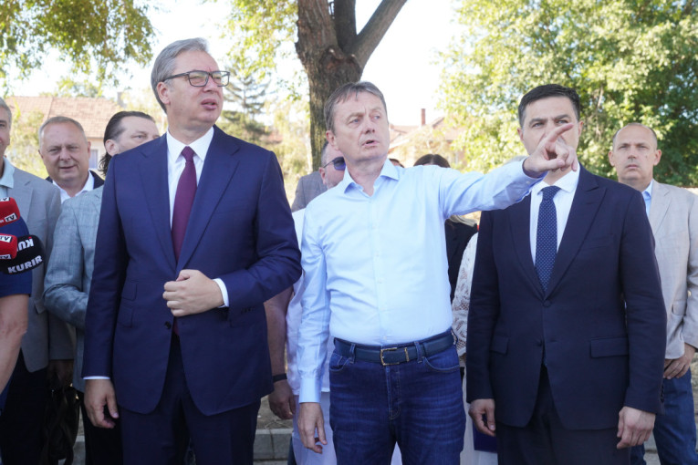 ПРЕДСЕДНИК ВУЧИЋ У НИШУ ОБИЛАЗИ ЛОКАЦИЈУ ЗА ИЗГРАДЊУ ПОРОДИЛИШТА: „Ово ће да буде ремек-дело, то дугујемо мајкама и женама!“