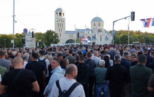 Десетине аутобуса из Републике Српске кренуло ка Београду на сахрану генерала Младића