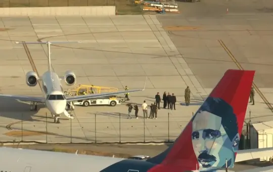 avion_sa_telom_ratka_mladica_slece_u_srbiju_2
