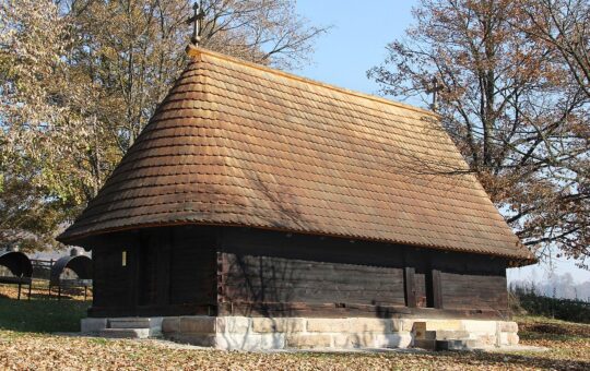 Takovo,_crkva_brvnara_(5)