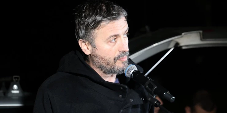 БЛОКАДЕРСКИ НАСИЛНИЦИ КРВНИЧКИ ТУКЛИ ЖЕНЕ, А БРАНИСЛАВ ТРИФУНОВИЋ ИХ ЈАВНО БРАНИ: Мировић открио ко стоји иза Студентске листе