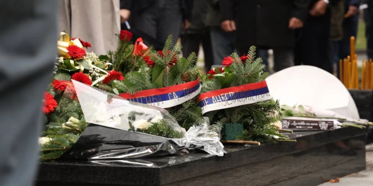 СРБИ НЕ ЗАБОРАВЉАЈУ ГЕНЕРАЛА: Одржан помен Небојши Павковићу