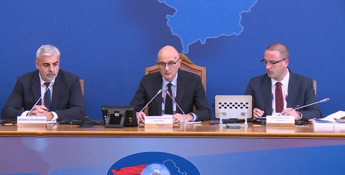 РИК ОБЈАВИО ИЗЛАЗНОСТ ДО 10 ЧАСОВА: Гласало 19,72 одсто бирача без КиМ, ИПСОС/ЦеСИД ДО 11 ЧАСОВА БЕЛЕЖЕ 27,3 ОДСТО