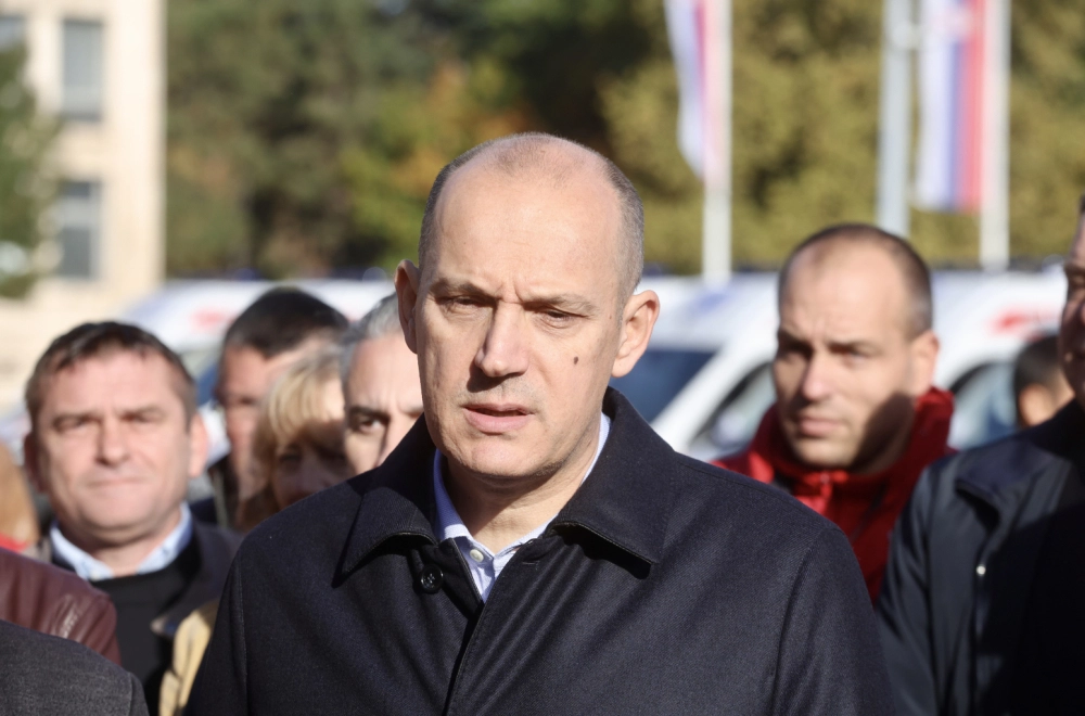 ЛОНЧАР ДЕМАНТОВАО ЛАЖИ БЛОКАДЕРА: „Није тачно да се плафон обрушио на бебе у ГАК-у, прижељкују трагедију“