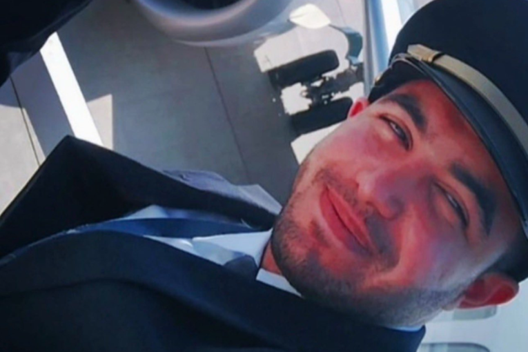ВЕЛИЧАО АЛ КАИДУ, ПА ПОКУШАО ДА ОБОРИ АВИОН: Ово је копилот који је ножем напао капетана на лету за Тел Авив