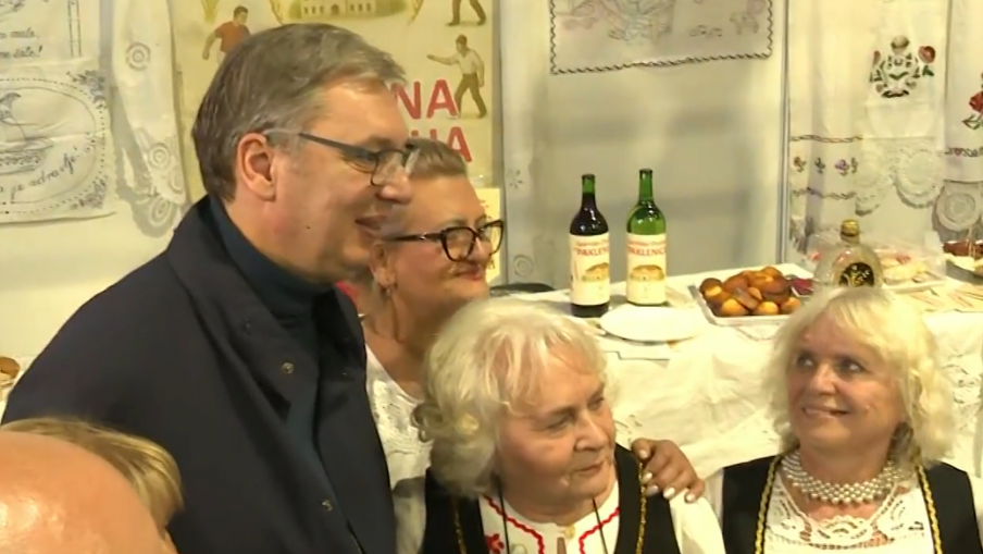 Вучић са Крајишницима: Изгубили сте огњишта, нећете да изгубите матицу