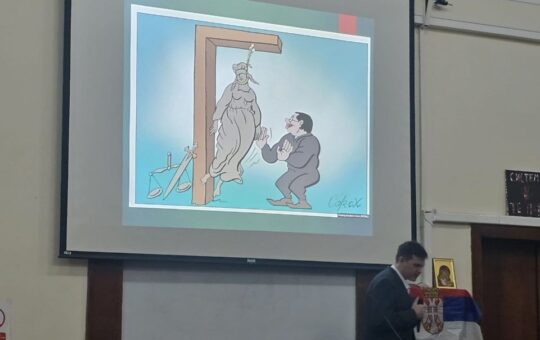 Коракс карикатура