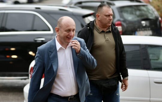 Кнежевић стигао на саслушање у полицију због објава о Ратку Младићу