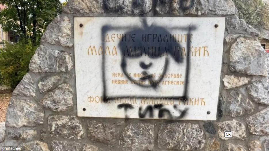 ДЕТЕ НИЈЕ ПОЛИТИЧКА МЕТА: Оскрнављена спомен-плоча Милици Ракић, девојчици страдалој у НАТО бомбардовању