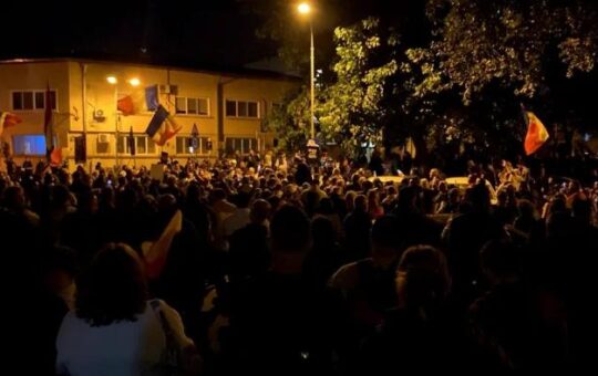 Присталице Ђорђескуа протестују у Букурешту