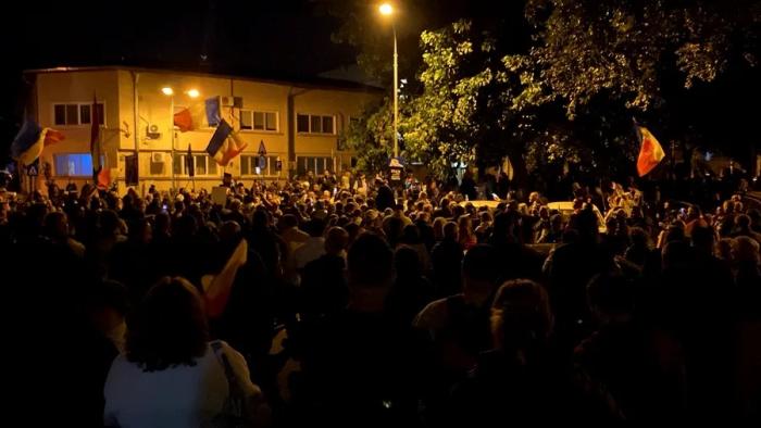 Присталице Ђорђескуа протестују у Букурешту