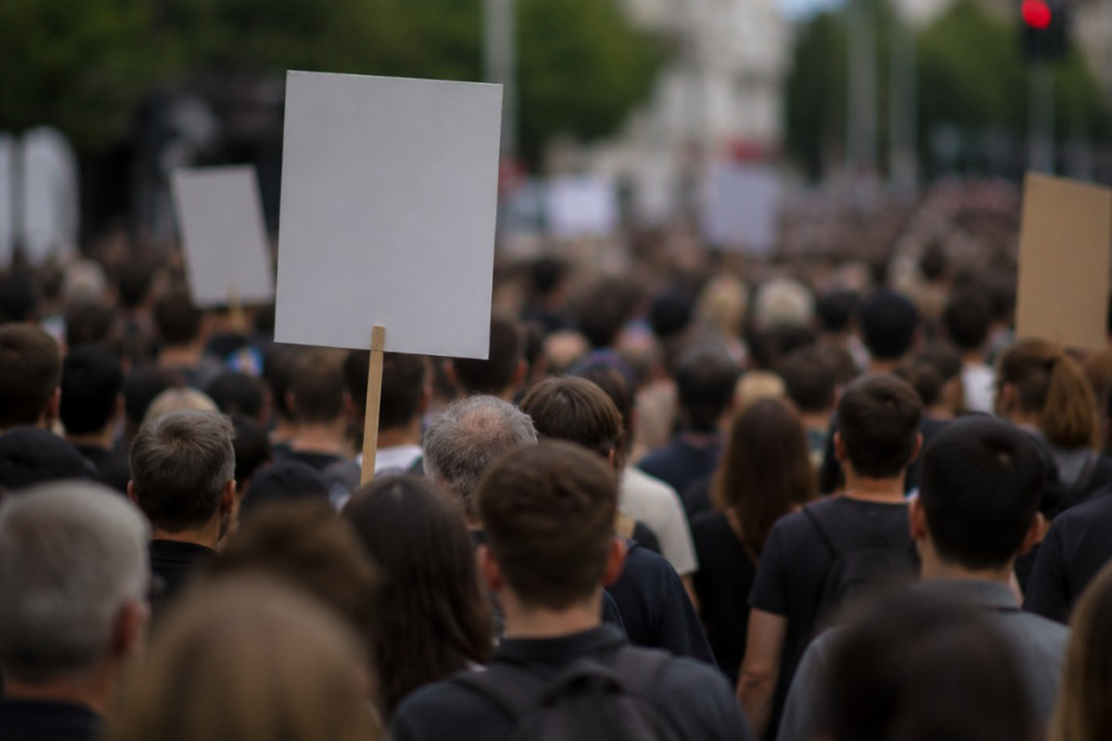 протести европа